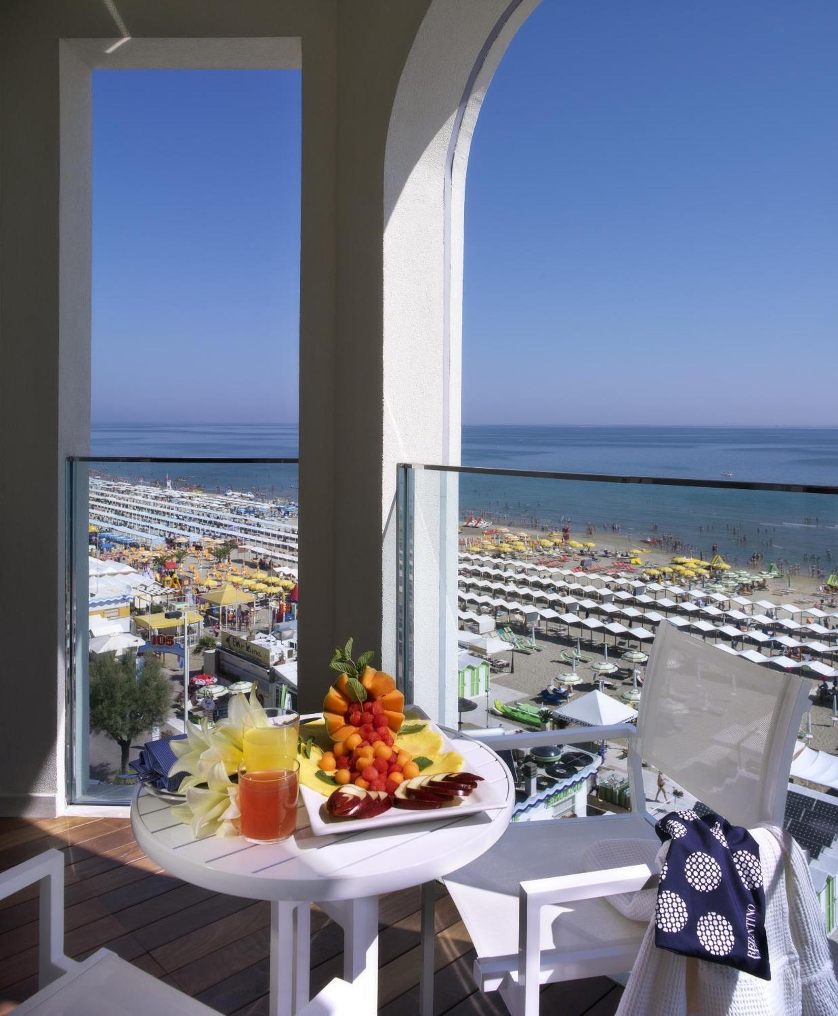 Deluxe Triple Room Sea View